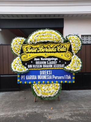 Papan Bunga Duka di Tambang Ulang