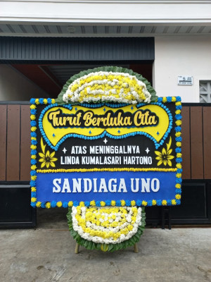 Papan Bunga Duka di Tambang Ulang